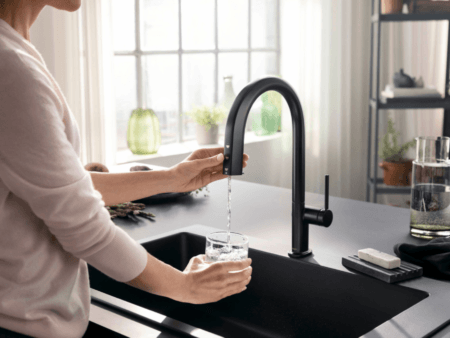 Mit hansgrohe Aqittura Wasser direkt aus dem Hahn genießen.