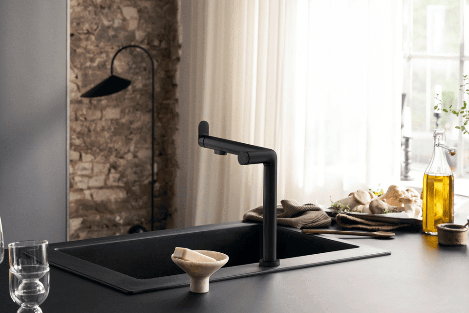 hansgrohe Aqittura im linearen Design.