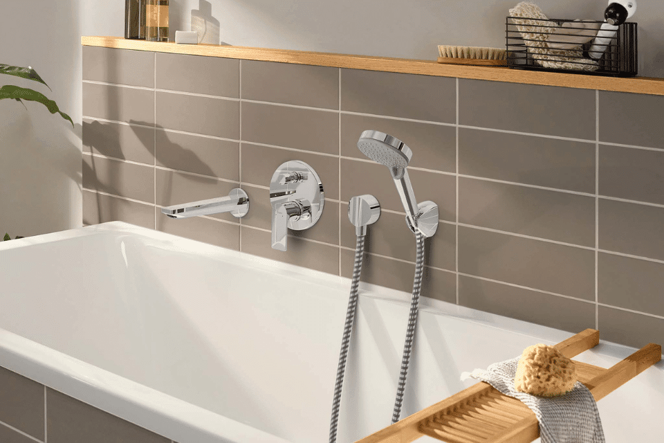hansgrohe rebris Badewannenarmatur in Chrom.