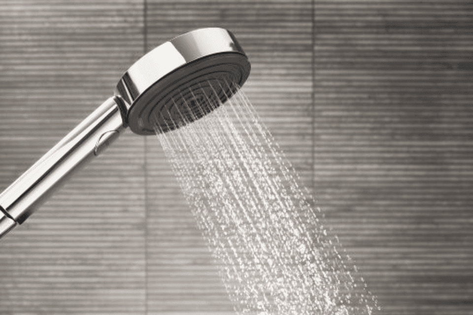 hansgrohe Pulsify Handbrause mit der Strahlart IntenseRain. 