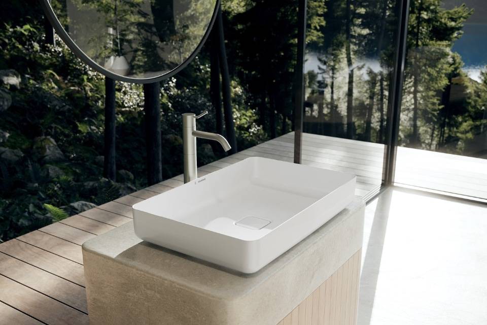 Waschbecken aus umweltfreundlicher Stahl-Emaille.
