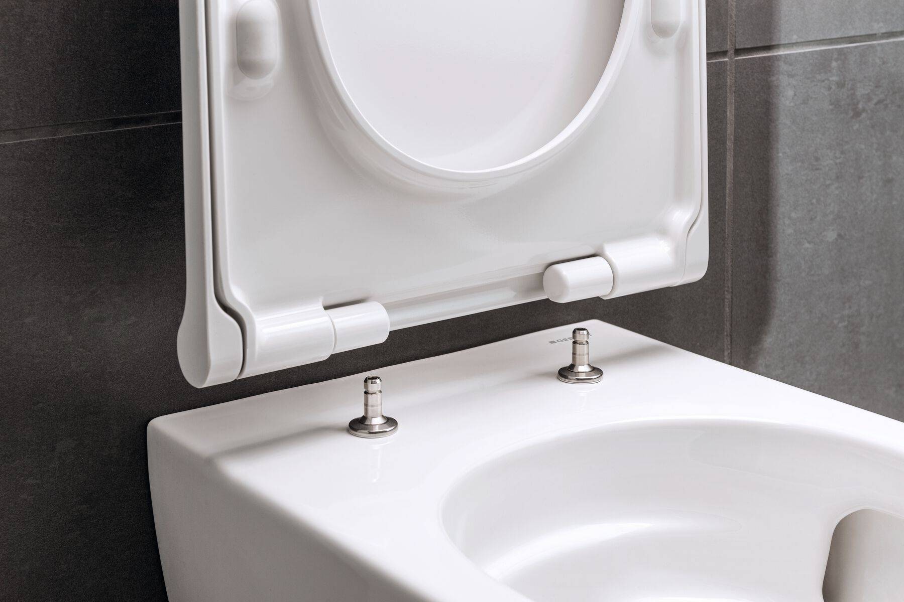 Acanto Set Wand-WC Tiefspüler, geschlossene Form, TurboFlush, mit WC Sitz