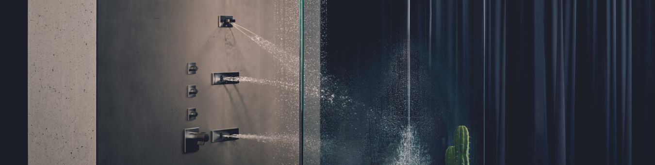 Seitenbrausen in Dusche.