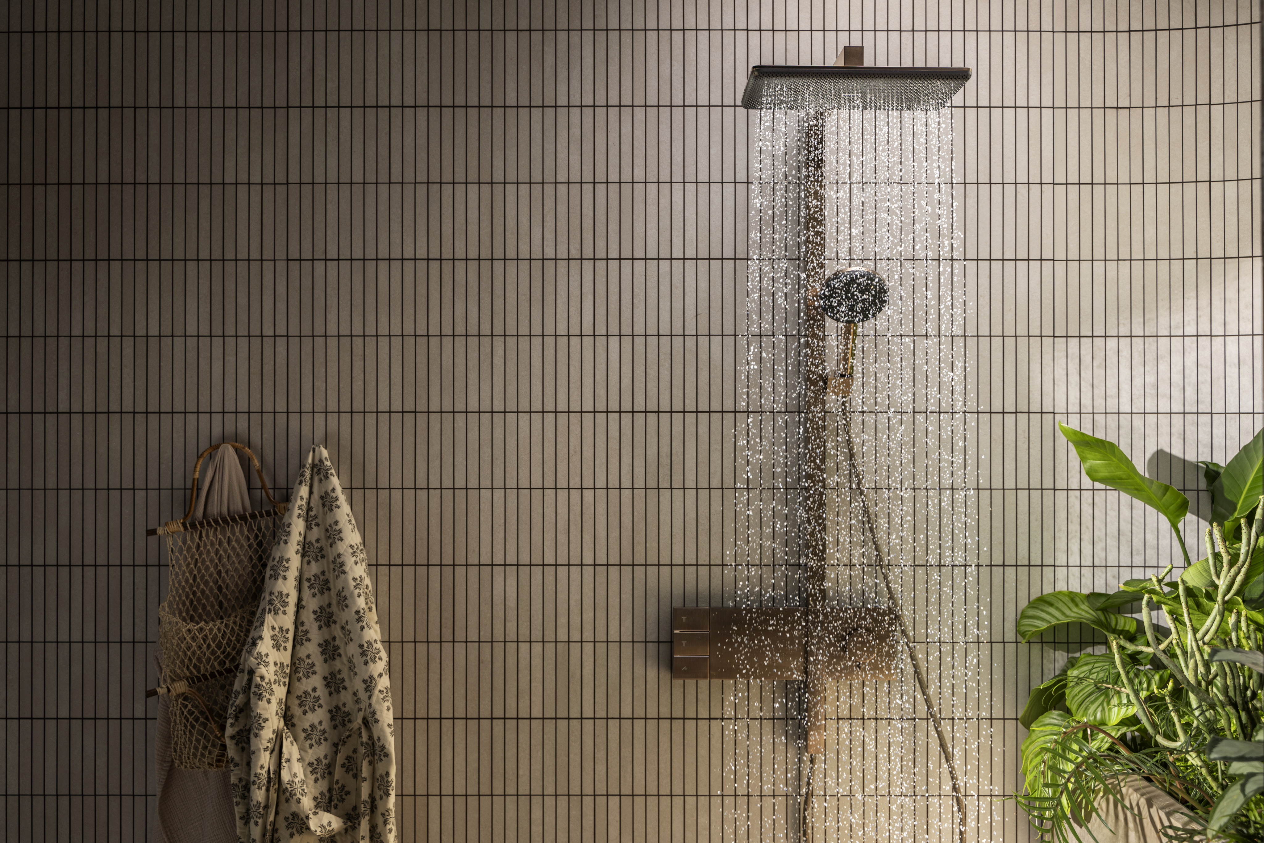 Raindance Alive Q shower system 210/340 2 spray types with ShowerSelect Comfort, water-saving