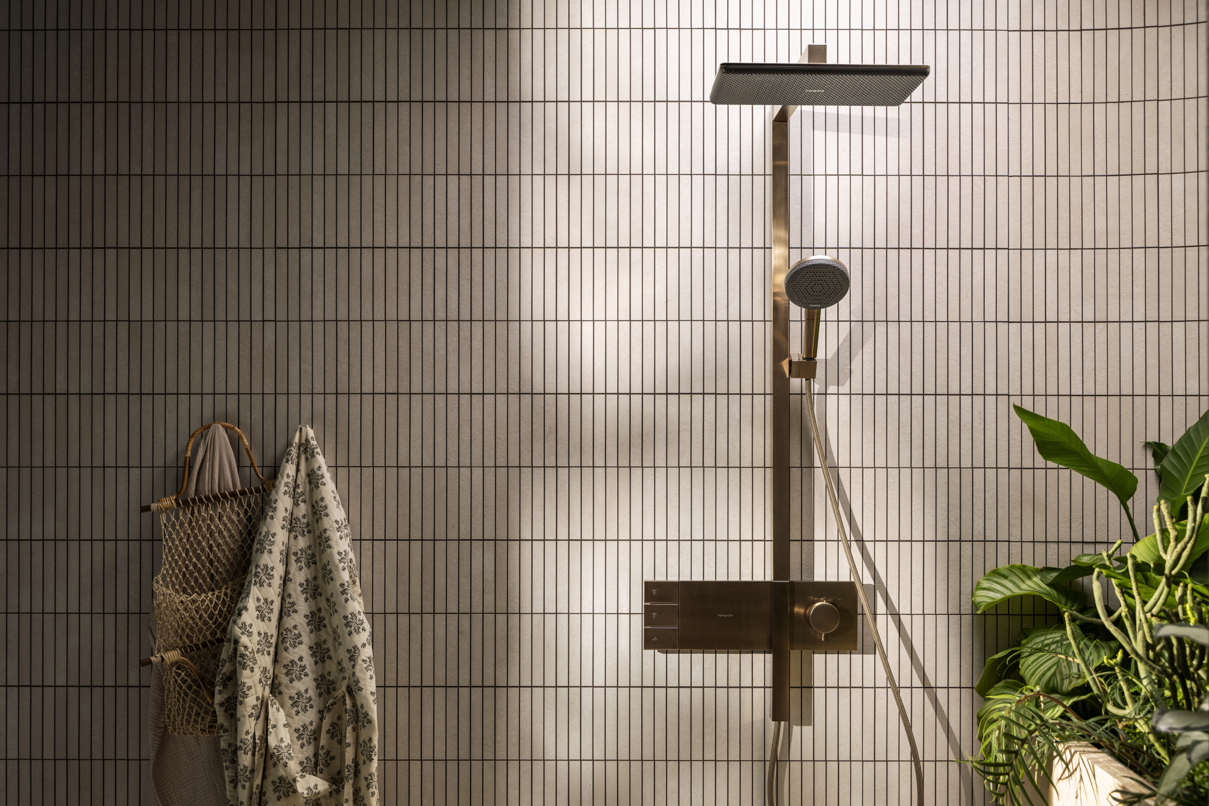 Raindance Alive Q shower system 210/340 2 spray types with ShowerSelect Comfort, water-saving