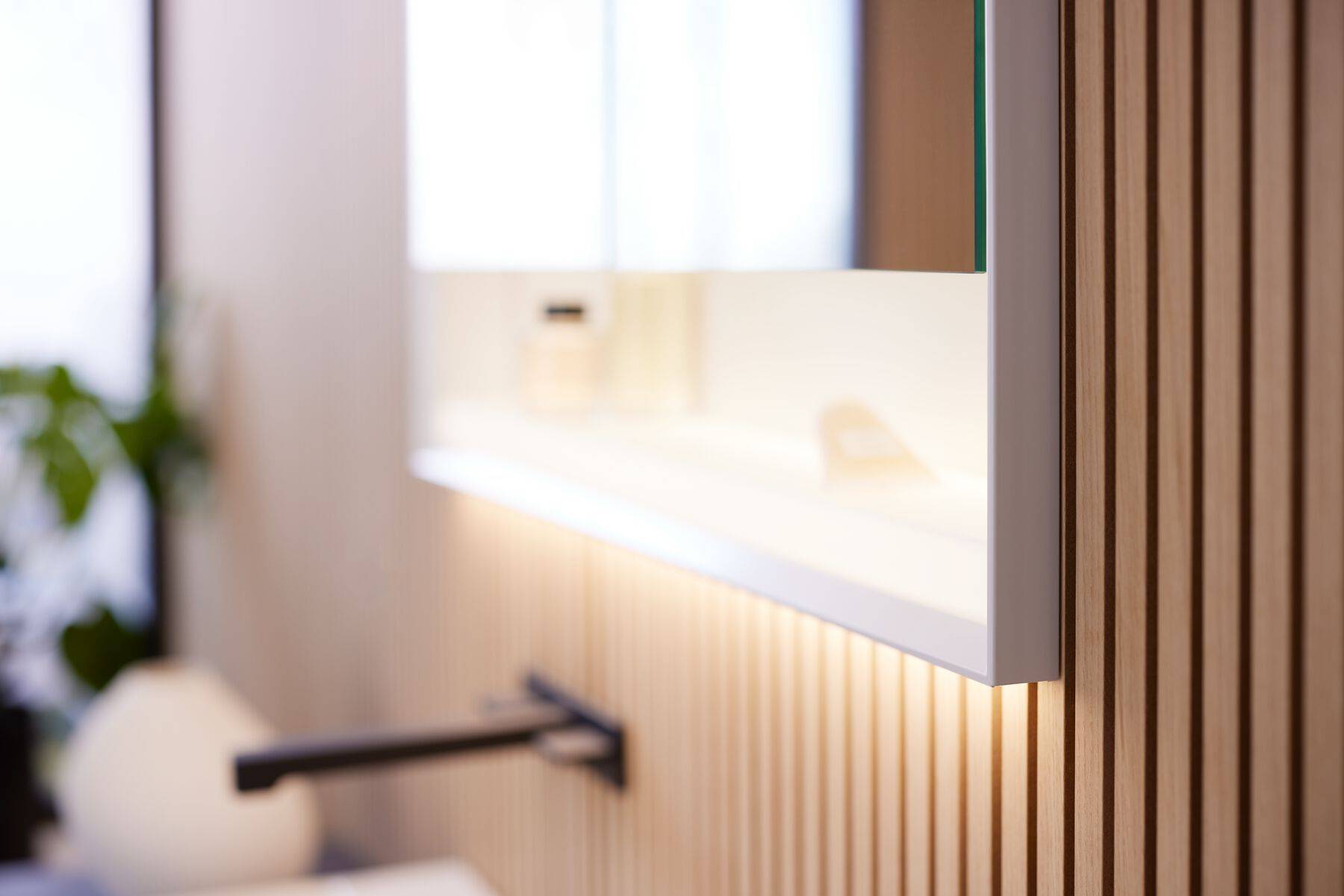 ONE Einbau-Spiegelschrank mit Nische und ComfortLight, 90 x 90 x 15cm