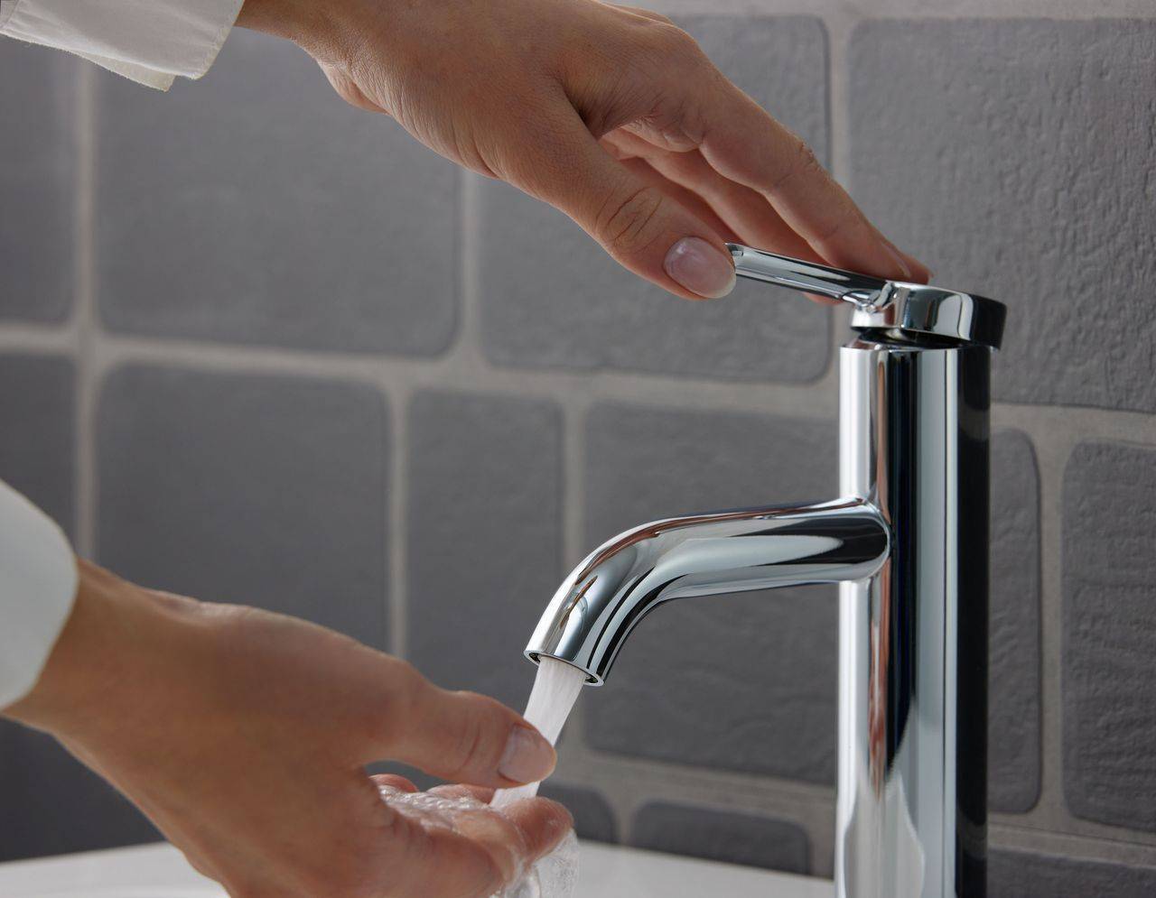 C.1 Single lever washbasin mixer L with pull rods drain set