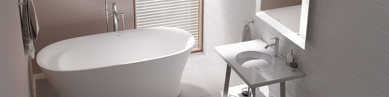 Duravit Cape Cod Badewanne und Waschtisch.