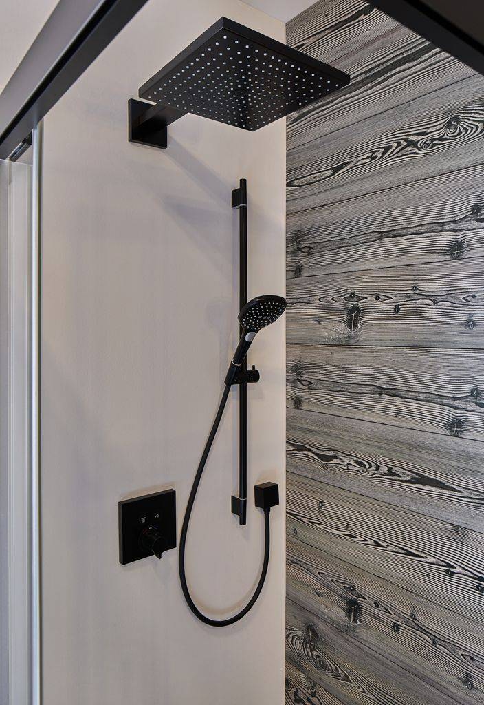 Raindance E 300 Air 1jet overhead shower with shower arm, 300 x 300mm