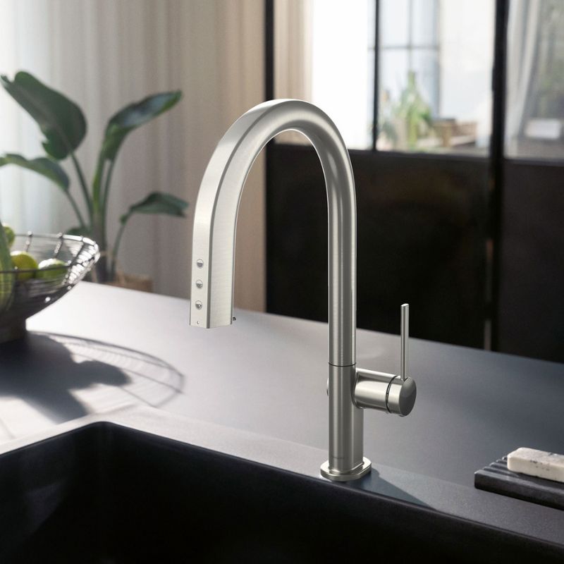 Wassersystem von hansgrohe in Chrom.