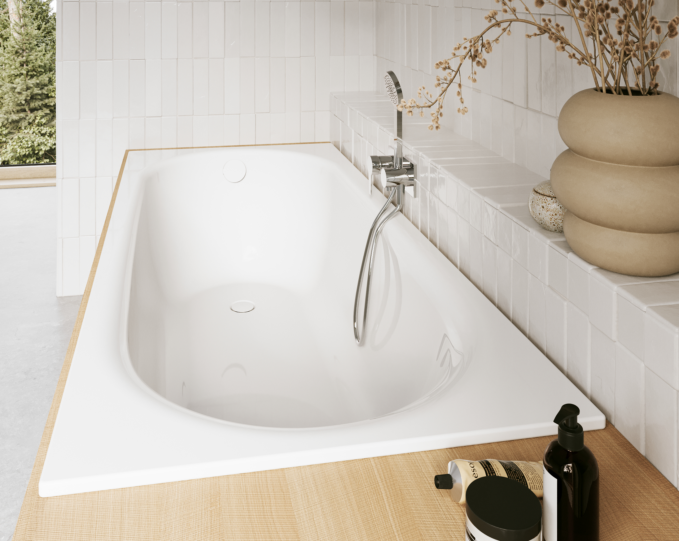 Comodo rectangular bathtub