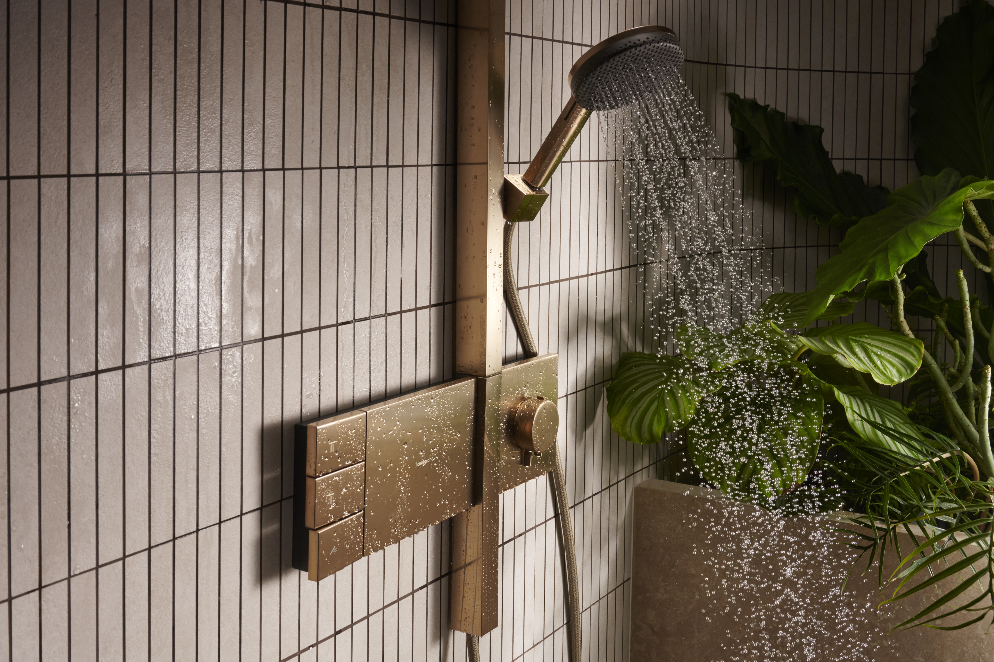 Raindance Alive Q shower system 210/340 2 spray types with ShowerSelect Comfort, water-saving