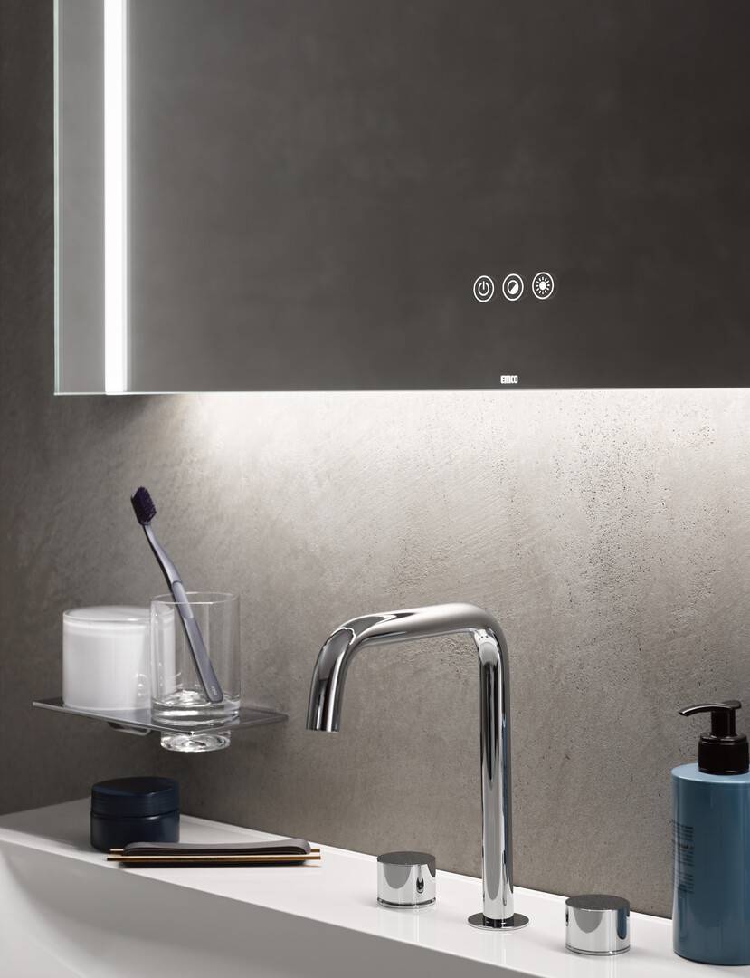 LED-Lichtspiegel MI 500+ mit Touch-Bedienfeld 700x906 mm