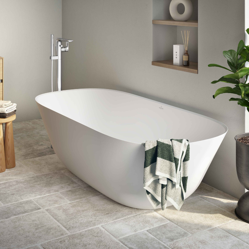 Freistehende Badewanne von Villeroy & Boch.