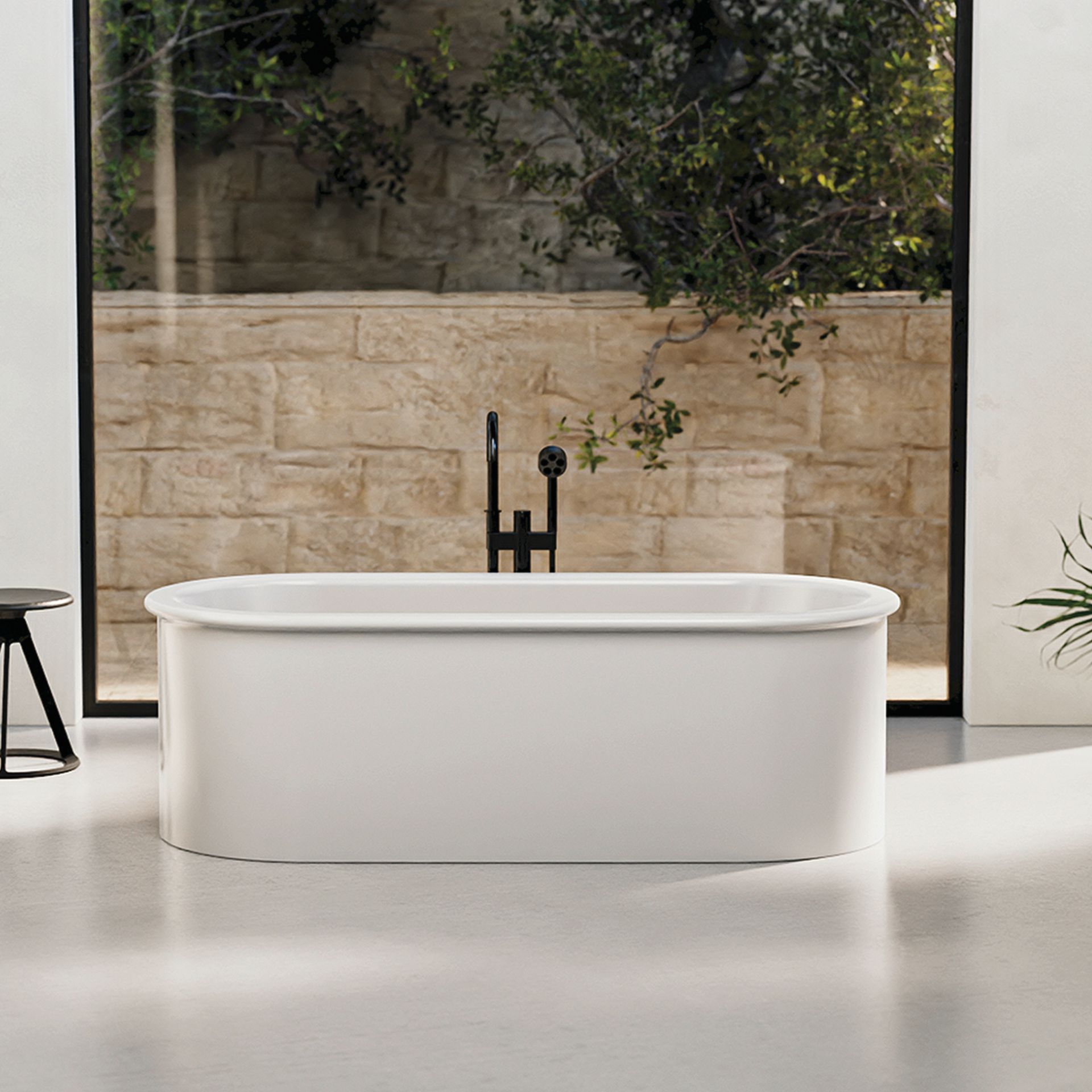 Doppelbadewanne freistehend.